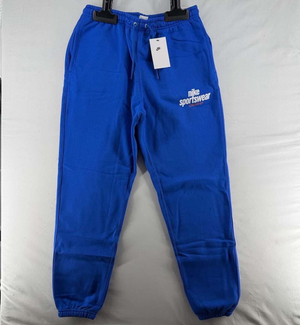 0176 Nike Sportswear Club Fleece Joggers in Game Royal